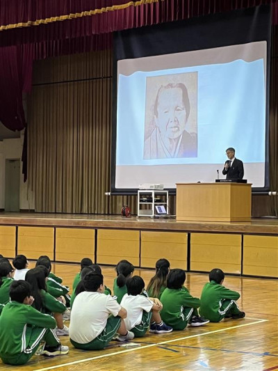 8d4a5bc0-d2e9-4a72-8ca9-c96065a4768f