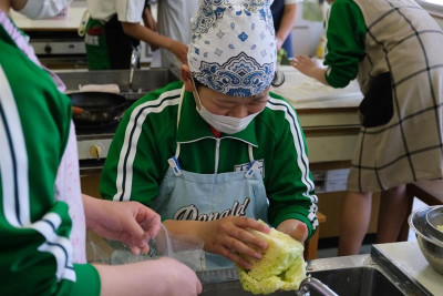 6f7ef22a-48d6-4cfe-bf87-898478334297