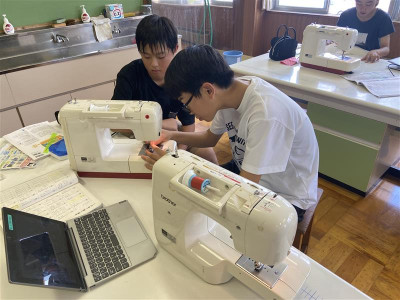 2a3ff762-ebe8-4e3d-b341-a2757c5abf4b