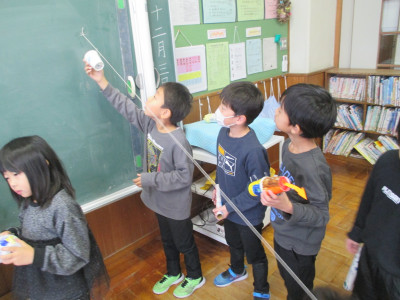 図工　スルスルビューン (1)