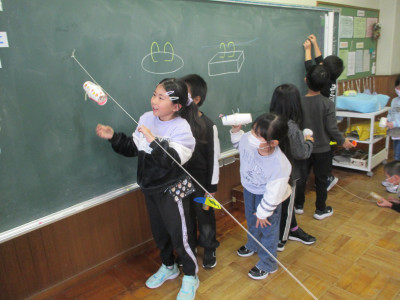 図工　スルスルビューン (2)