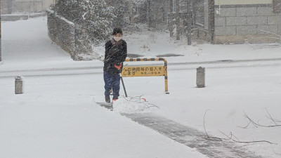 PXL_20251211_223806808