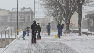 PXL_20251211_223842800