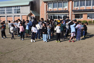 飛行機? ドローン? 飛行機? ドローン?