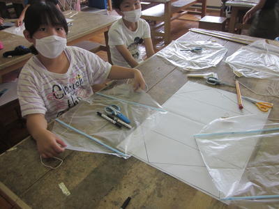 設計図どおりていねいに作ります